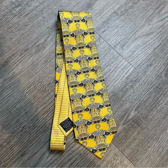 GIANNI VERSACE Vintage Medusa Head Print Yellow 100% Silk Tie - Picture 4 of 11